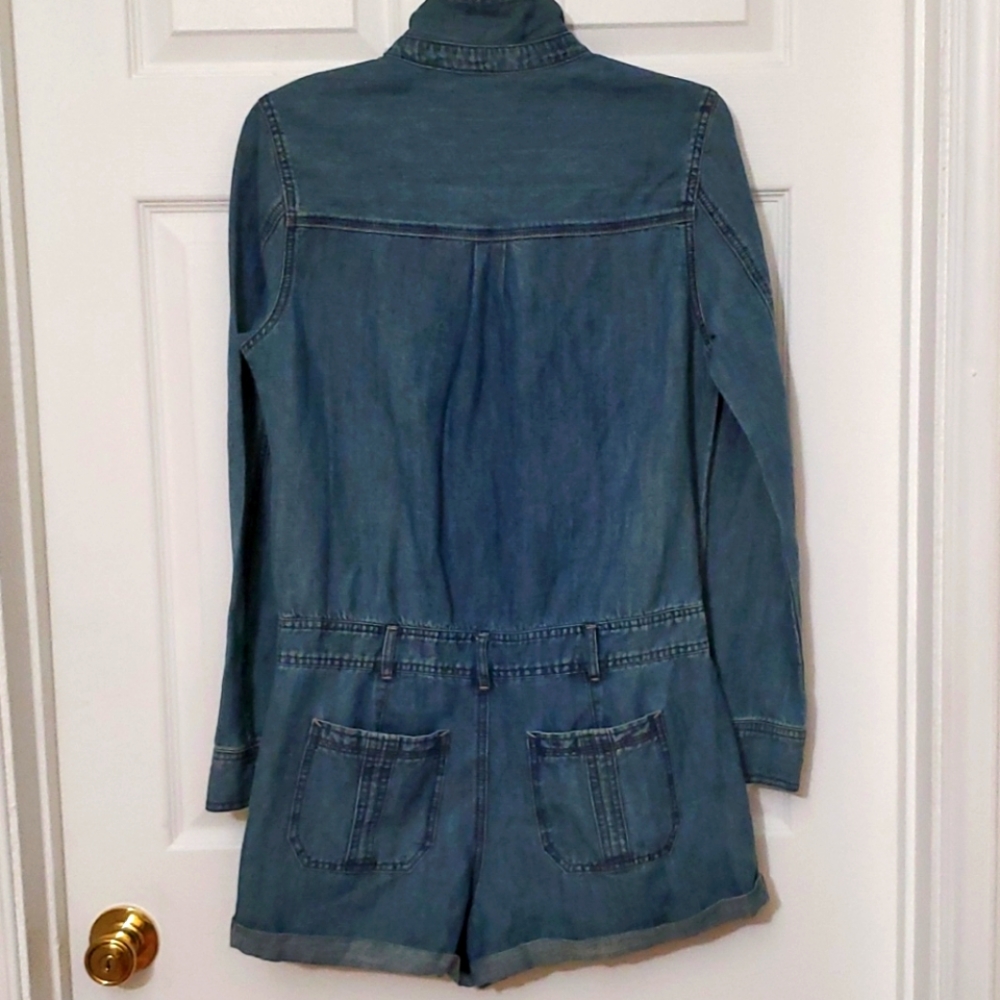 SOLD Abercrombie & Fitch Denim Shorts Jumpsuit, Size 6 - Picture 5 of 8